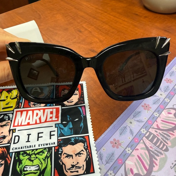 Diff Marvel Black Panther Sunglasses - Picture 3 of 3